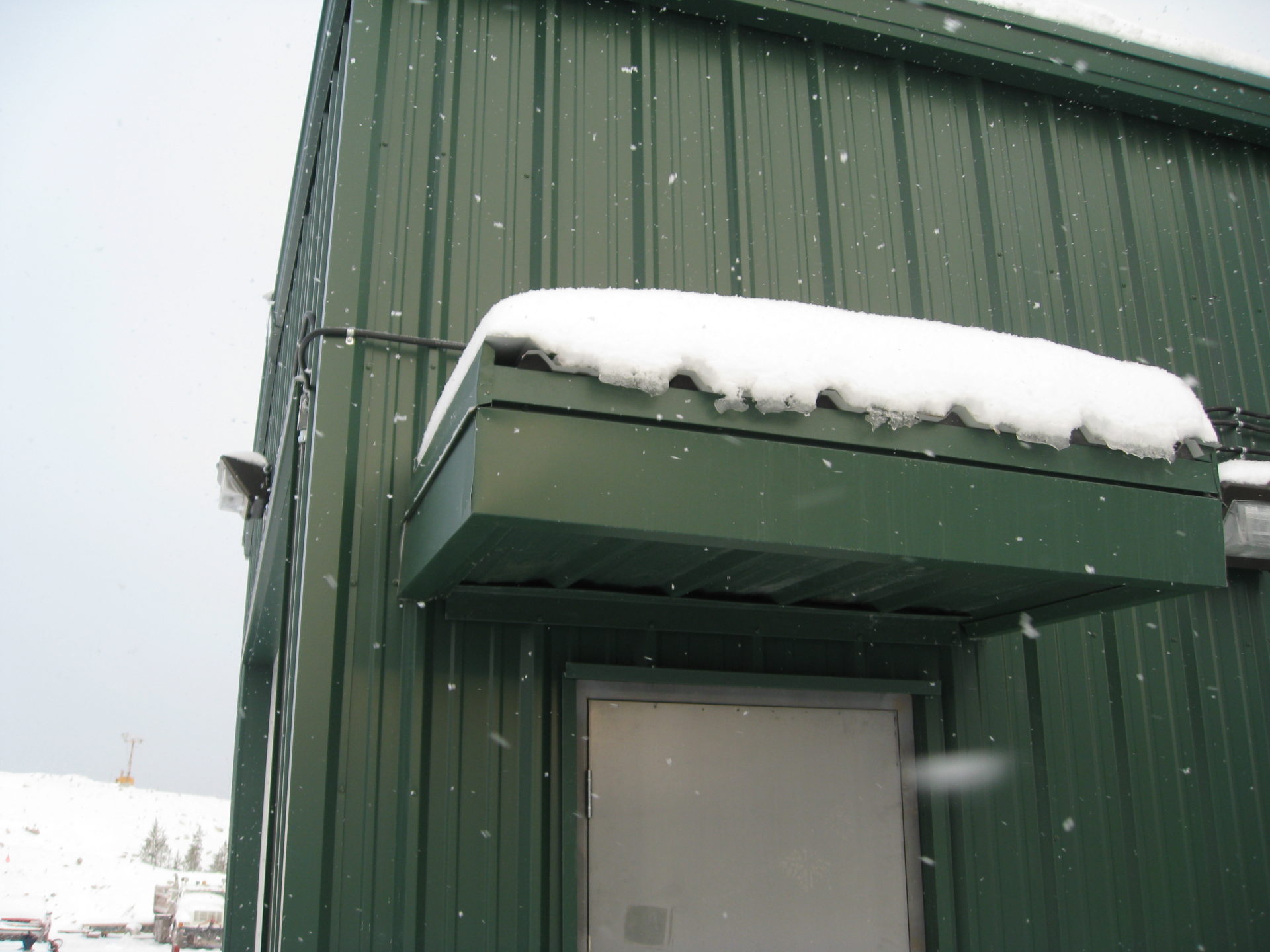 Metal building standing up to winder conditions